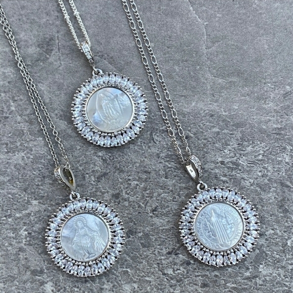 Boho Mary Shell necklace - Picture 3 of 5